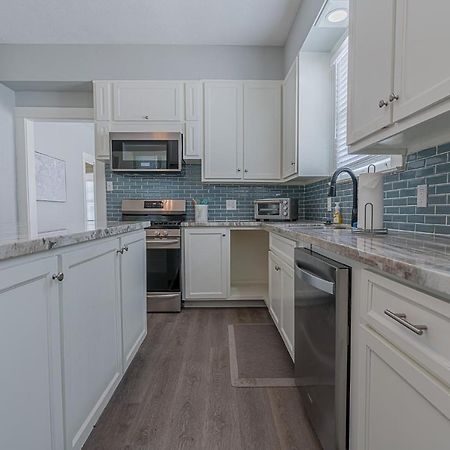 Uptown Cottage Newly Updated Home Near The Strand Galveston Harbor And Utmb Εξωτερικό φωτογραφία