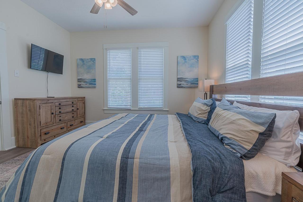 Uptown Cottage Newly Updated Home Near The Strand Galveston Harbor And Utmb Εξωτερικό φωτογραφία